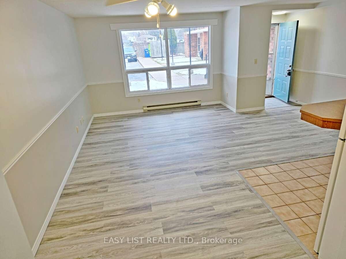 Photo 5 of Unit 14, 45 Doverdoon Drive, Chatham-Kent, Chatham — HOMEH