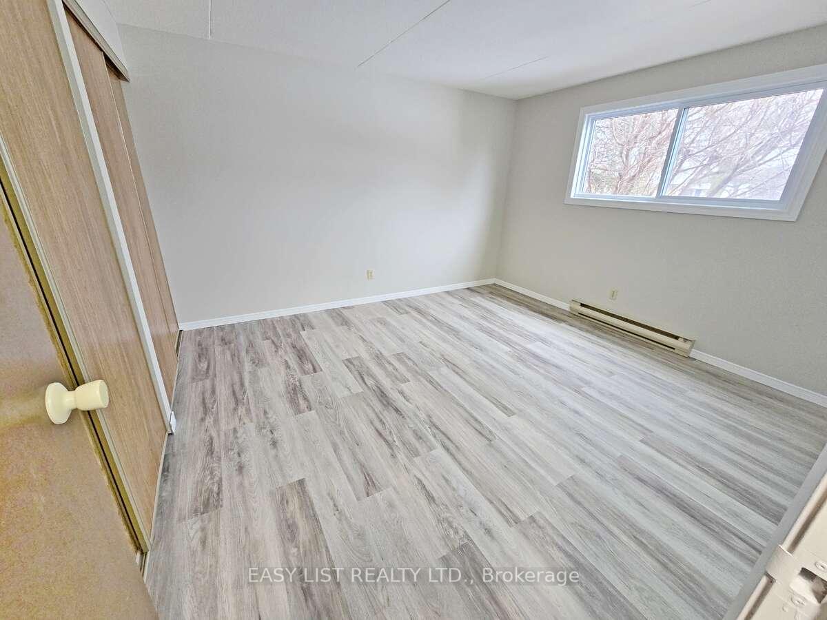 Photo 8 of Unit 14, 45 Doverdoon Drive, Chatham-Kent, Chatham — HOMEH