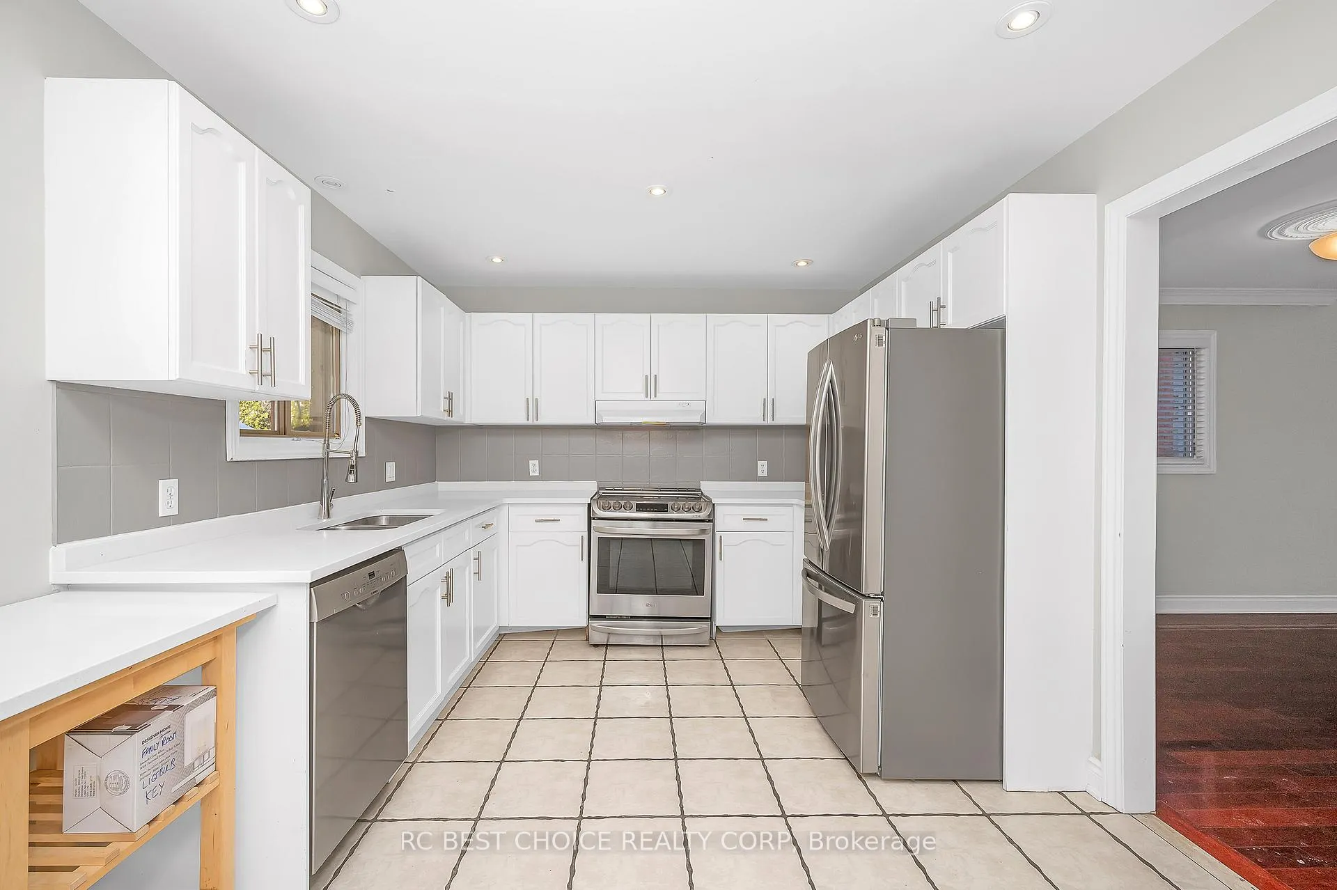 Photo 14 of 50 Pelham Drive, Hamilton, Ancaster — HOMEH