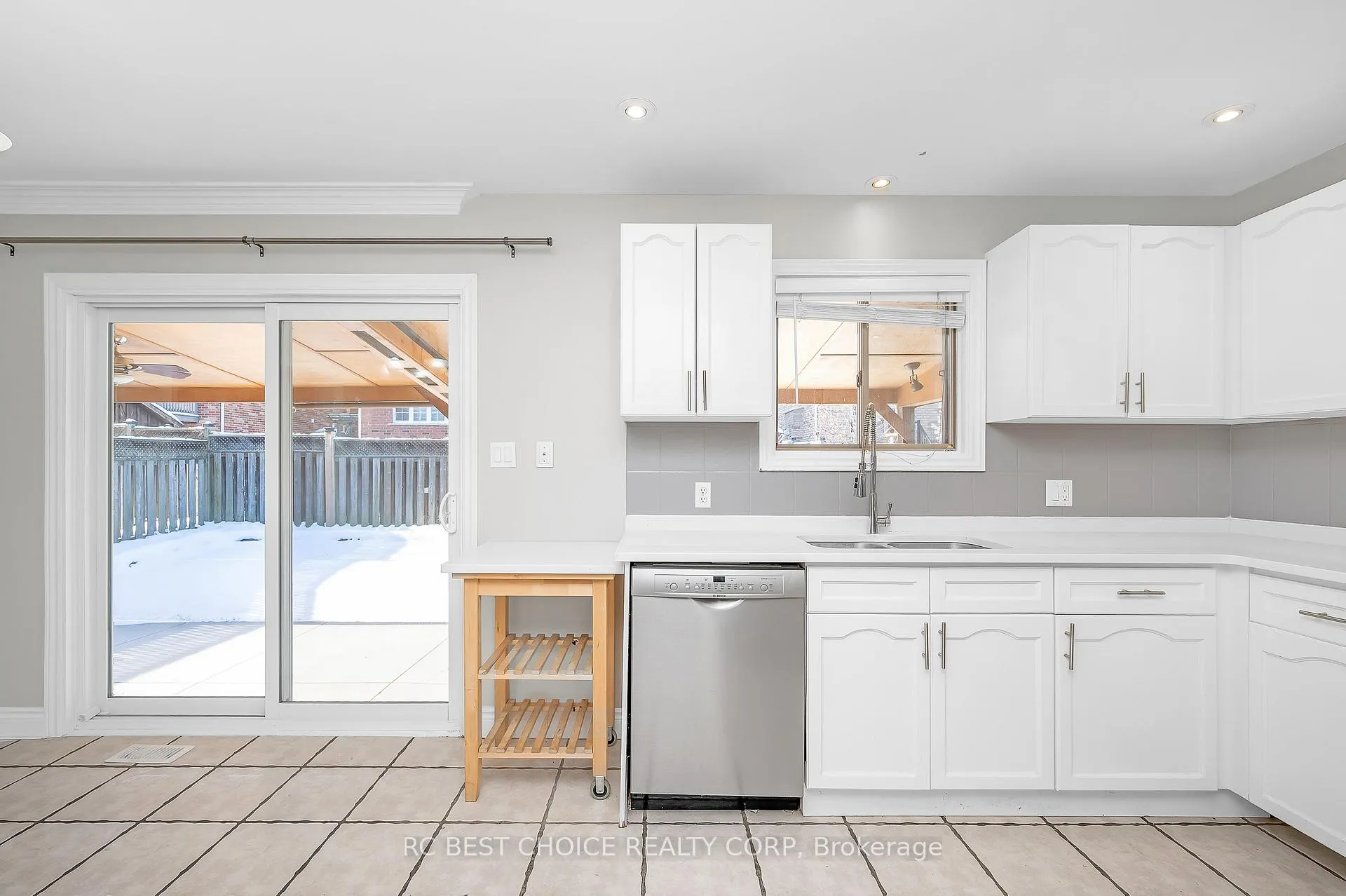 Photo 19 of 50 Pelham Drive, Hamilton, Ancaster — HOMEH