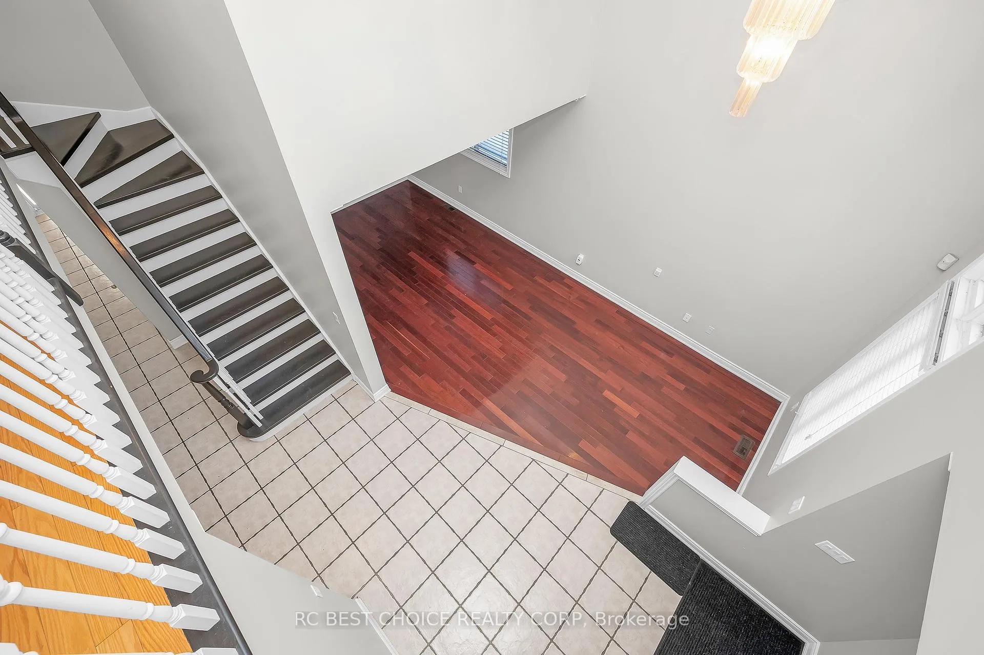 Photo 20 of 50 Pelham Drive, Hamilton, Ancaster — HOMEH