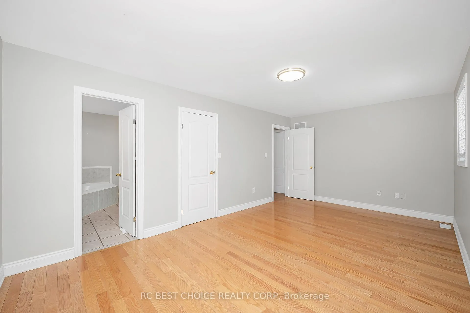 Photo 23 of 50 Pelham Drive, Hamilton, Ancaster — HOMEH