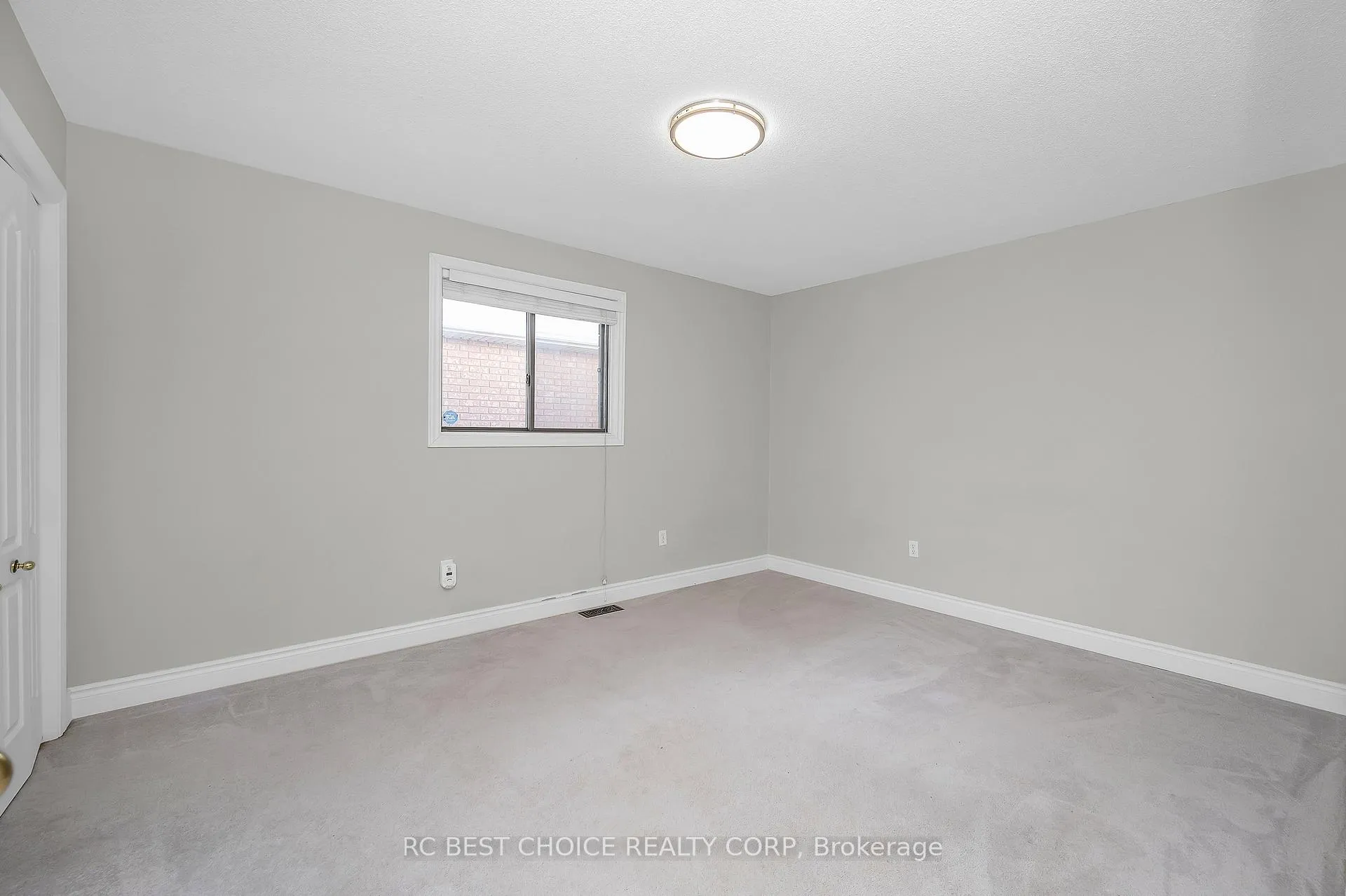 Photo 28 of 50 Pelham Drive, Hamilton, Ancaster — HOMEH