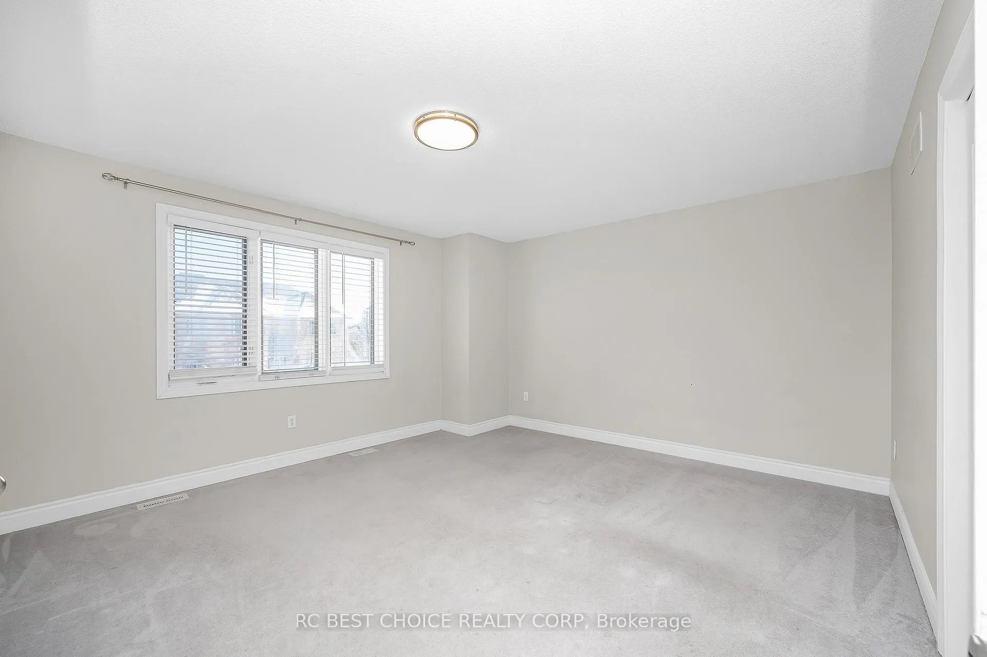 Photo 32 of 50 Pelham Drive, Hamilton, Ancaster — HOMEH