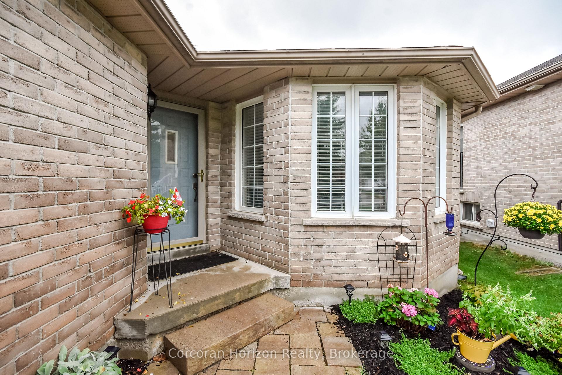 Photo 13 of 52 Stephanie Lane, Barrie, Painswick South — HOMEH