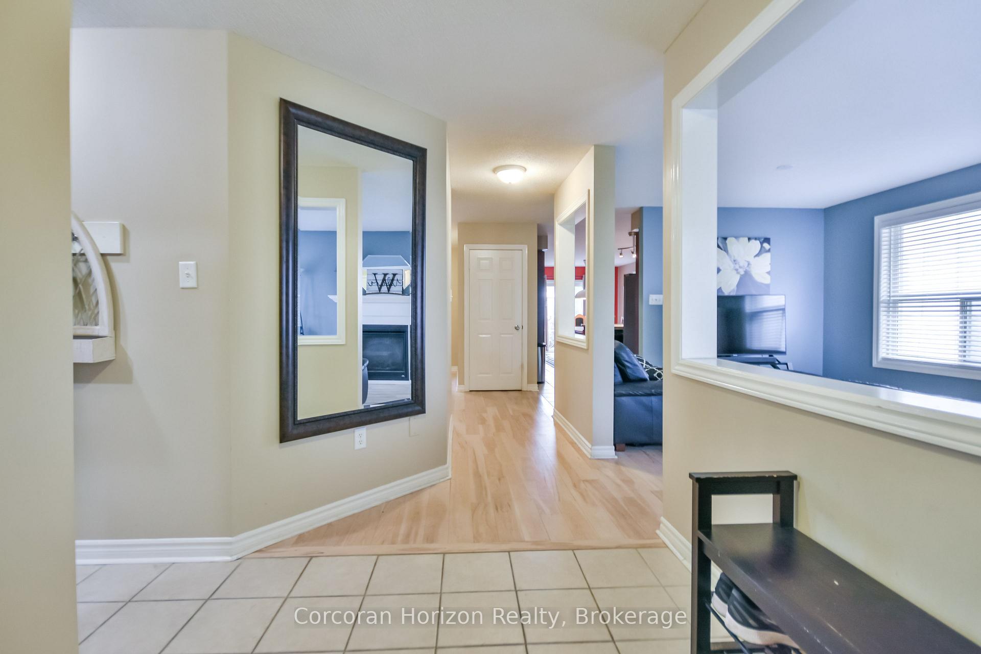 Photo 3 of 52 Stephanie Lane, Barrie, Painswick South — HOMEH