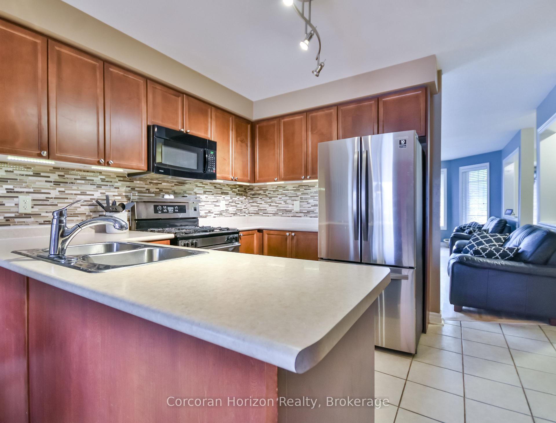 Photo 7 of 52 Stephanie Lane, Barrie, Painswick South — HOMEH