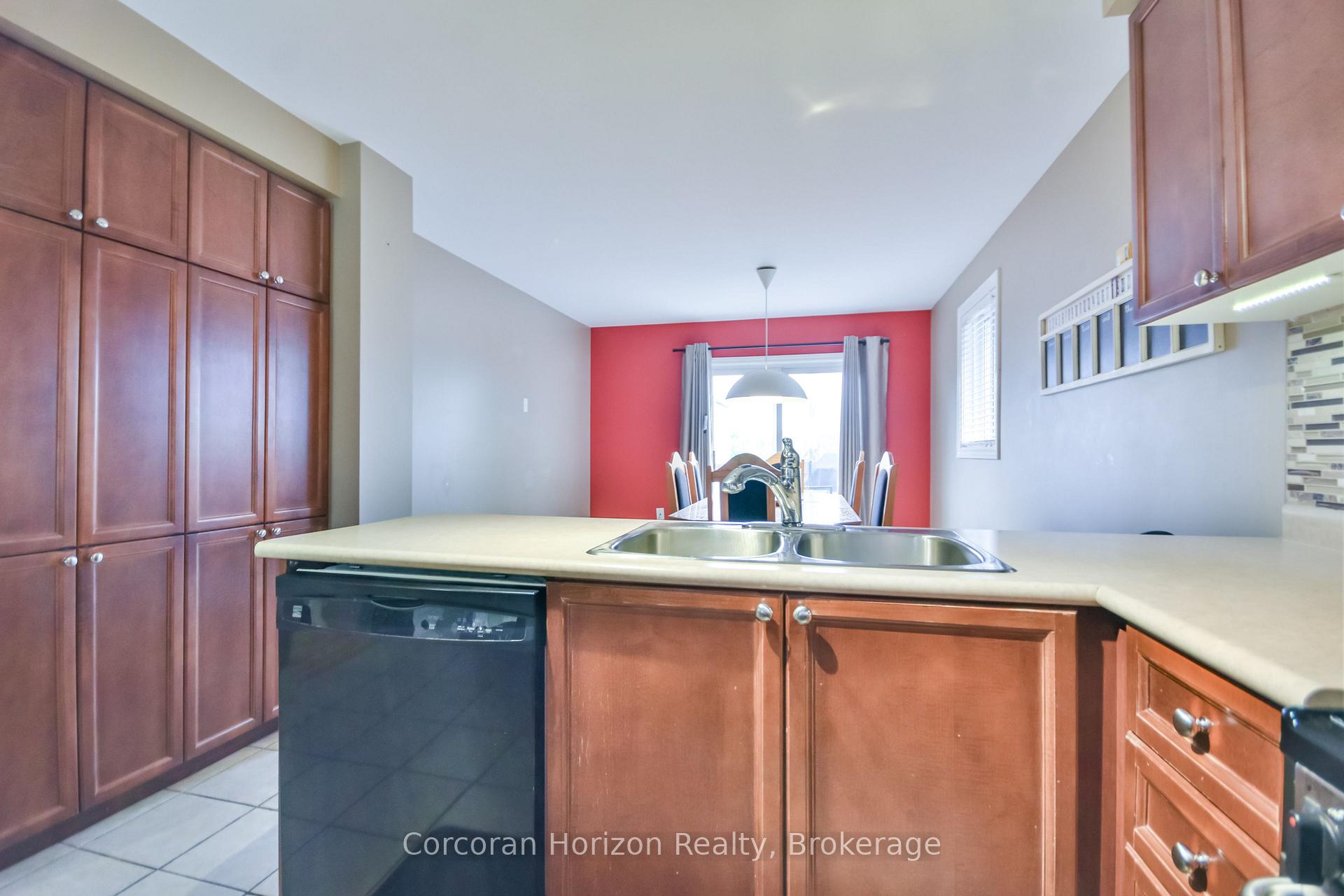Photo 12 of 52 Stephanie Lane, Barrie, Painswick South — HOMEH