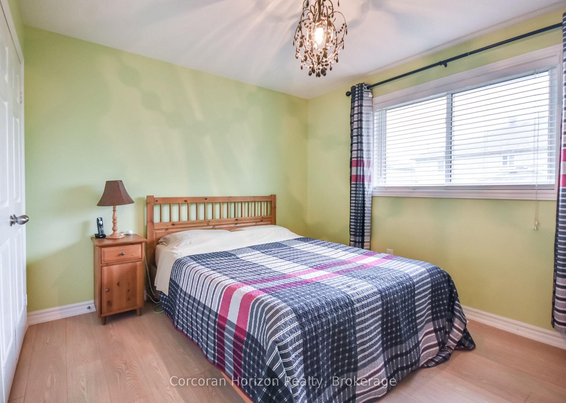 Photo 17 of 52 Stephanie Lane, Barrie, Painswick South — HOMEH