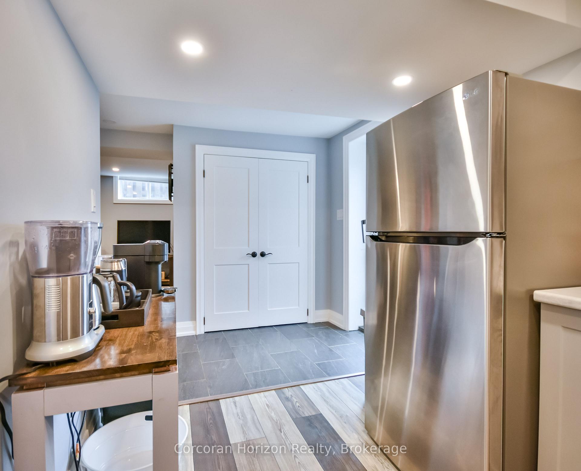 Photo 19 of 52 Stephanie Lane, Barrie, Painswick South — HOMEH