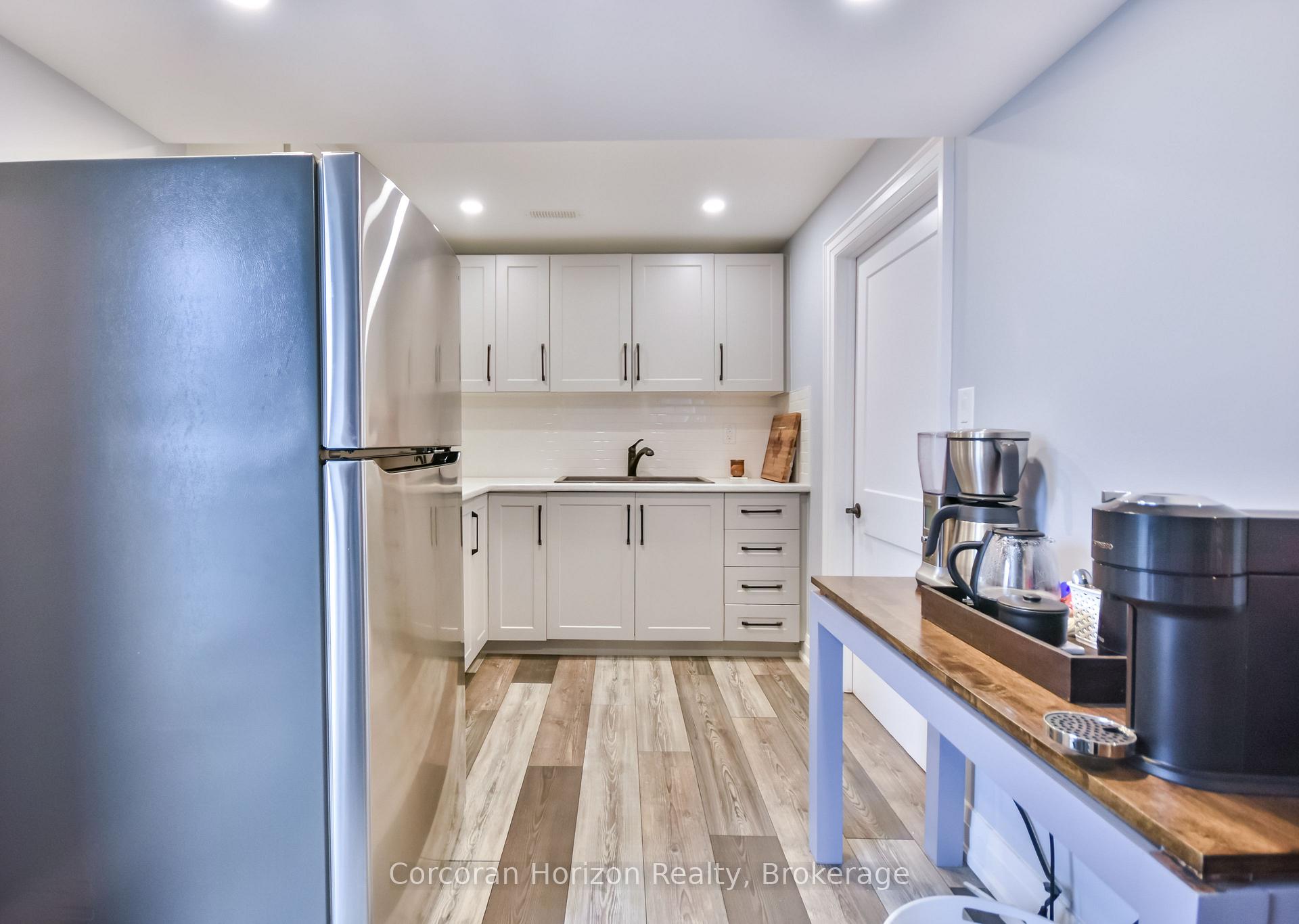 Photo 28 of 52 Stephanie Lane, Barrie, Painswick South — HOMEH