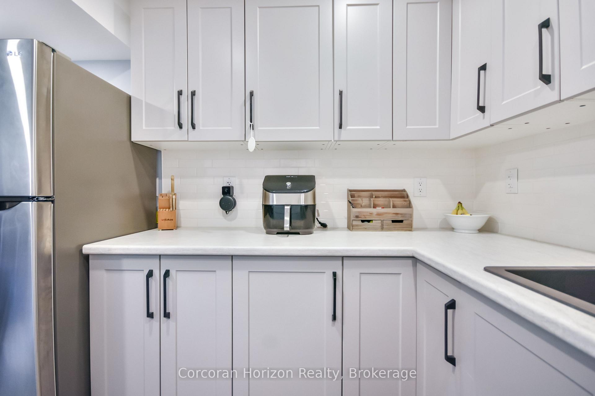 Photo 20 of 52 Stephanie Lane, Barrie, Painswick South — HOMEH