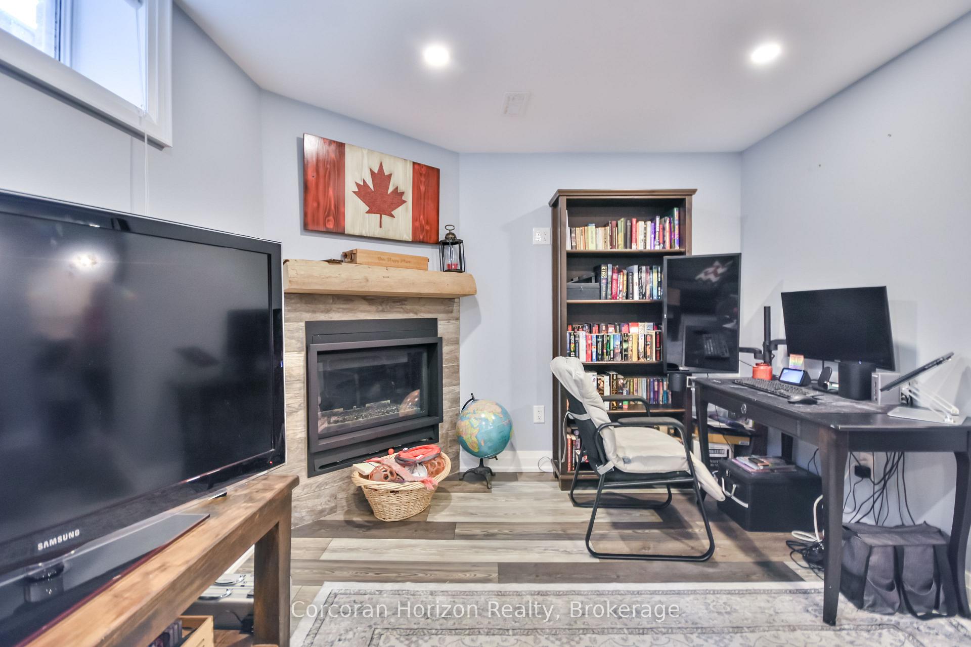 Photo 24 of 52 Stephanie Lane, Barrie, Painswick South — HOMEH