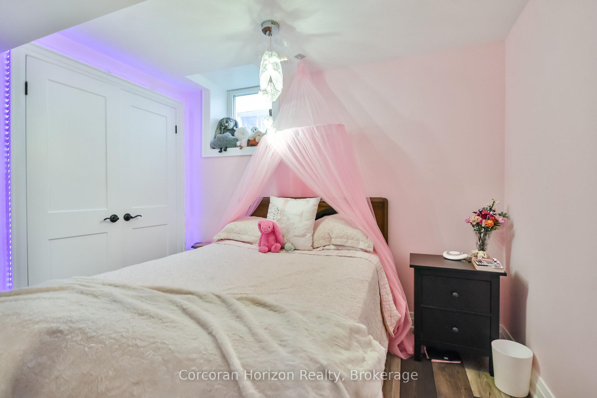 Photo 29 of 52 Stephanie Lane, Barrie, Painswick South — HOMEH