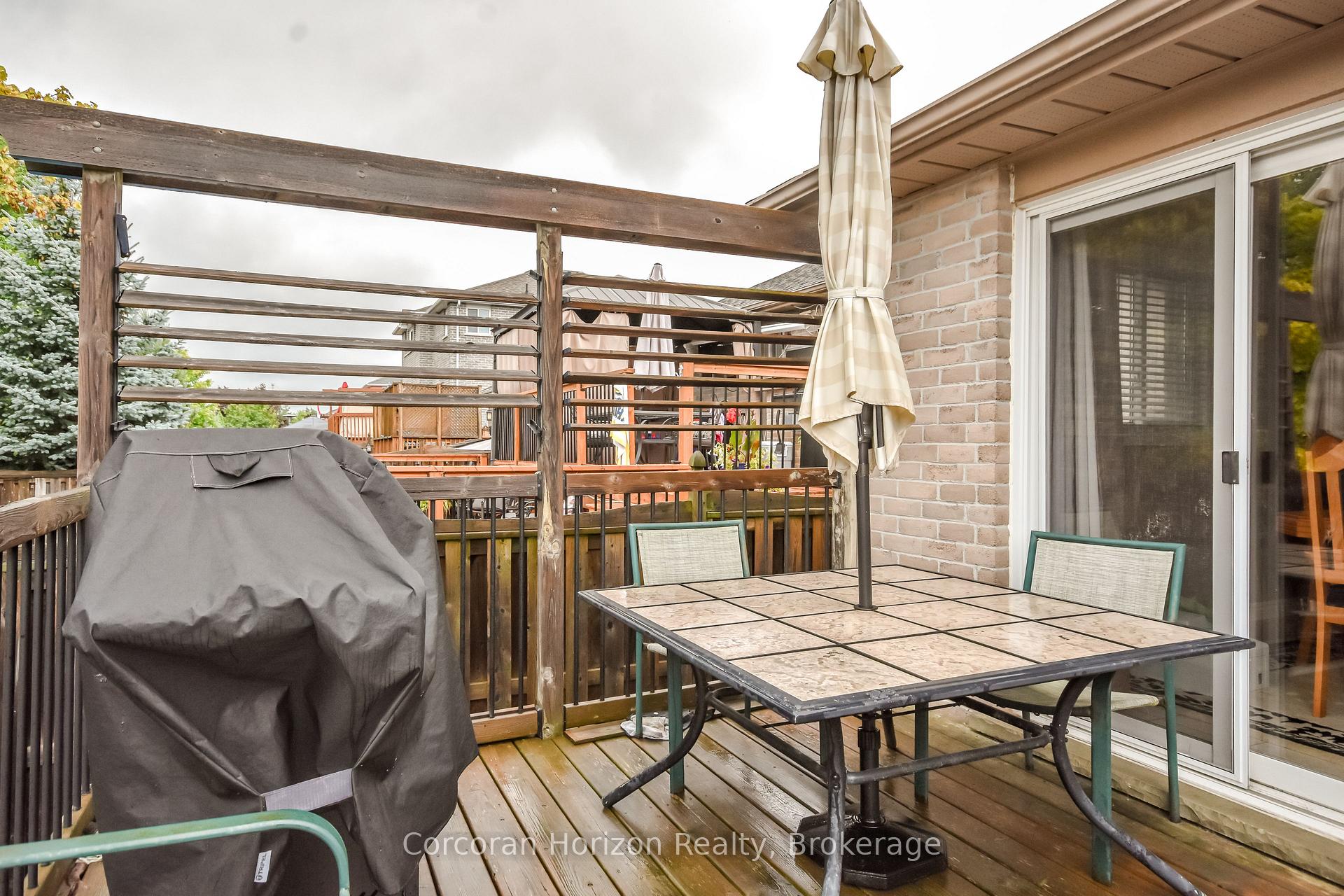 Photo 38 of 52 Stephanie Lane, Barrie, Painswick South — HOMEH