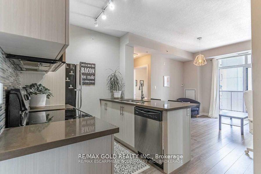Photo 5 of Unit 807, 85 Robinson Street, Hamilton, Durand — HOMEH