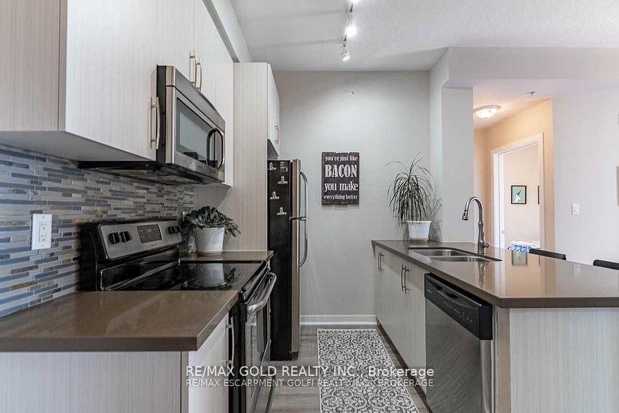 Photo 6 of Unit 807, 85 Robinson Street, Hamilton, Durand — HOMEH