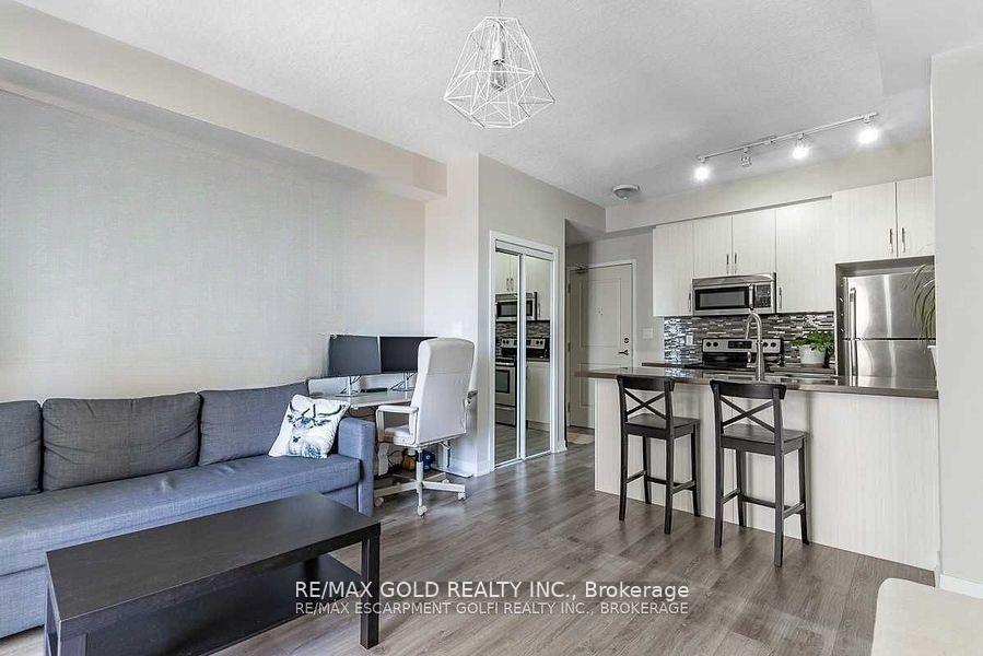Photo 10 of Unit 807, 85 Robinson Street, Hamilton, Durand — HOMEH