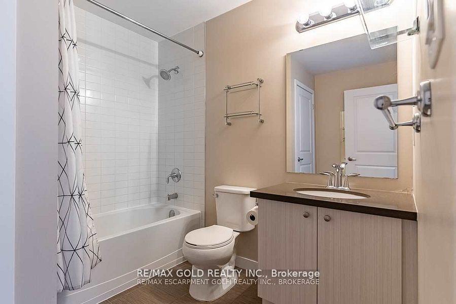 Photo 13 of Unit 807, 85 Robinson Street, Hamilton, Durand — HOMEH