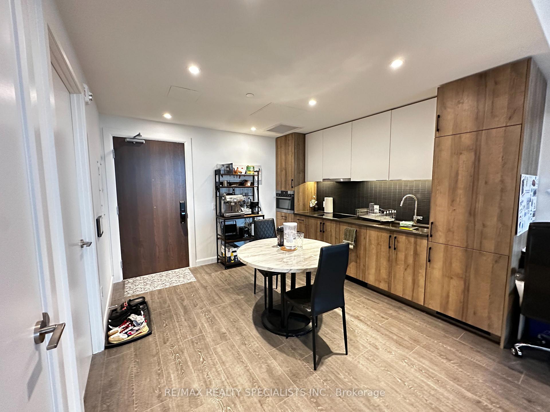 Photo 3 of Unit 805, 741 King Street W, Kitchener — HOMEH