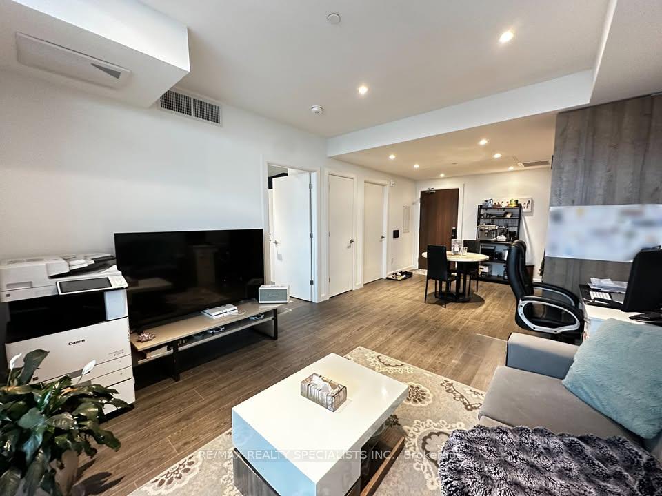 Photo 6 of Unit 805, 741 King Street W, Kitchener — HOMEH