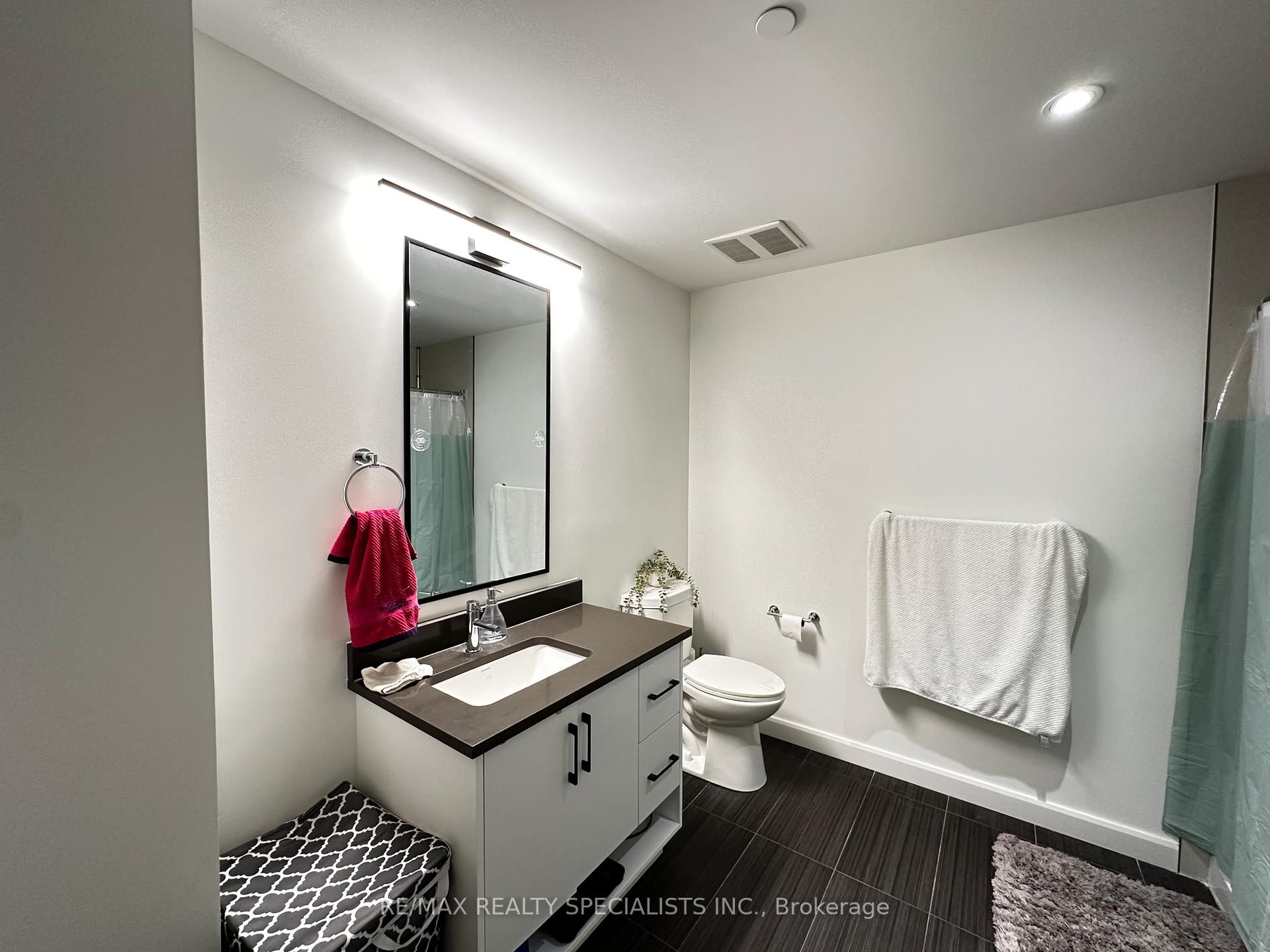 Photo 10 of Unit 805, 741 King Street W, Kitchener — HOMEH