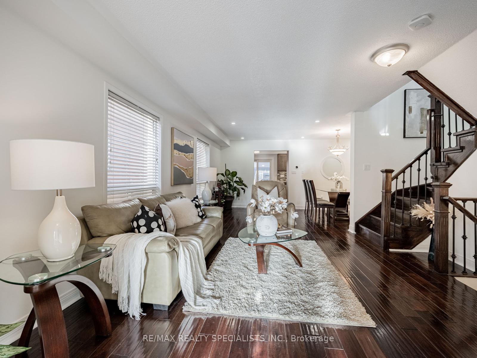Photo 3 of 30 Baha Crescent, Brampton, Fletcher's Meadow — HOMEH