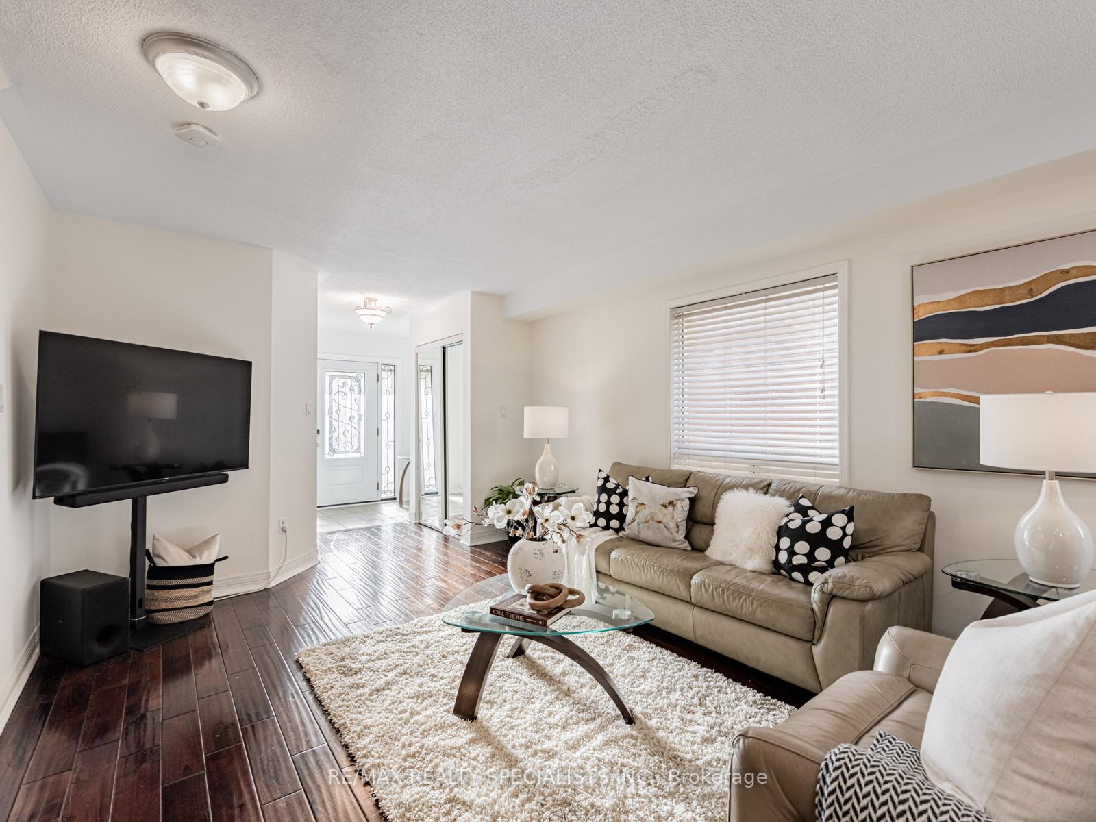 Photo 4 of 30 Baha Crescent, Brampton, Fletcher's Meadow — HOMEH