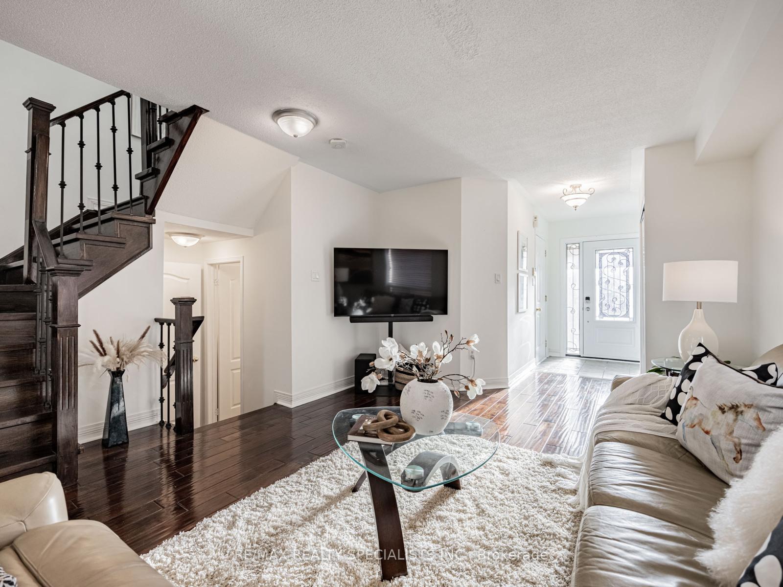 Photo 5 of 30 Baha Crescent, Brampton, Fletcher's Meadow — HOMEH