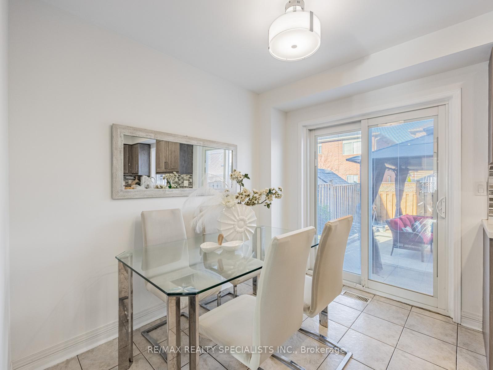 Photo 9 of 30 Baha Crescent, Brampton, Fletcher's Meadow — HOMEH