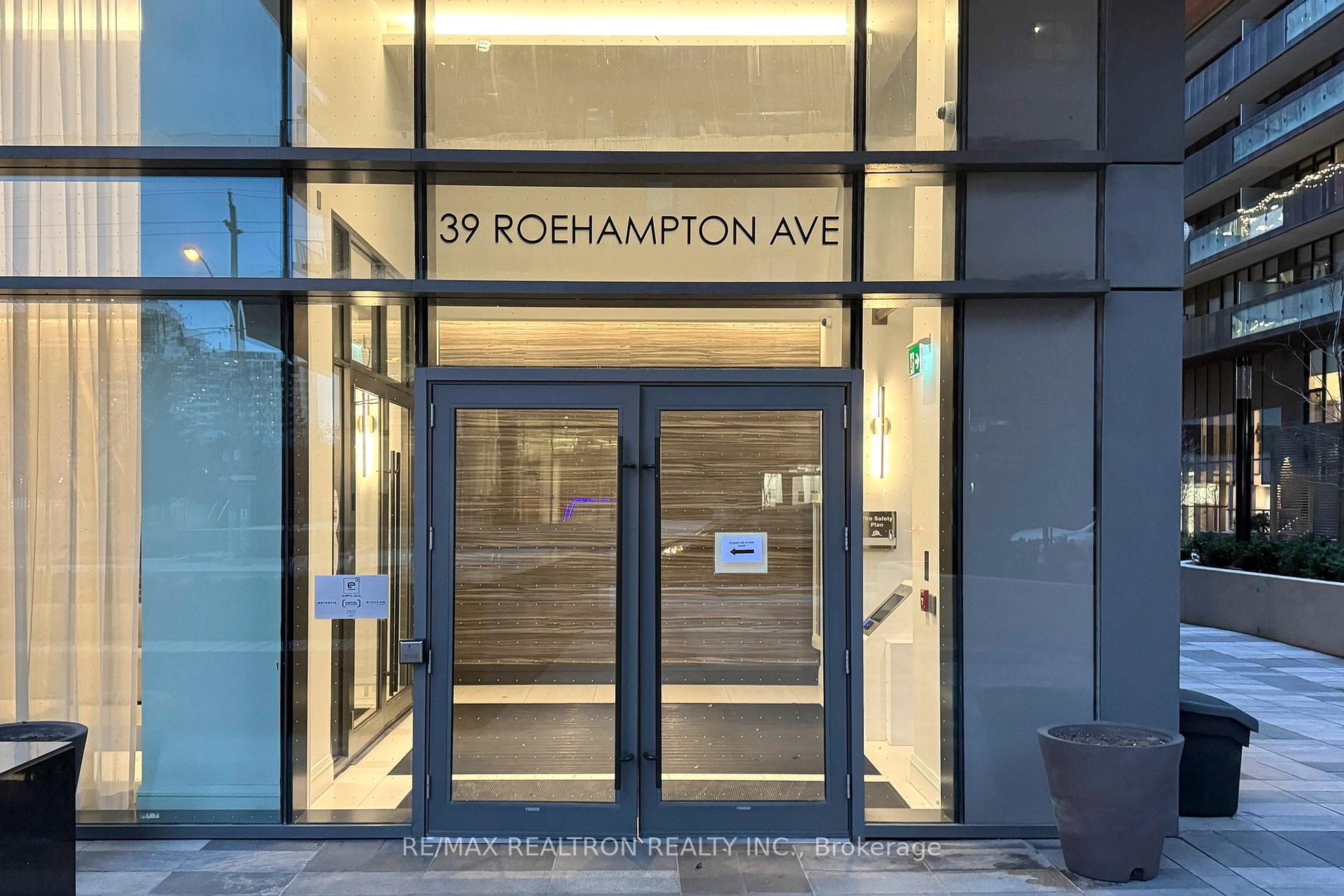 Photo 2 of Unit 1208, 39 Roehampton Avenue, Toronto, Mount Pleasant West — HOMEH