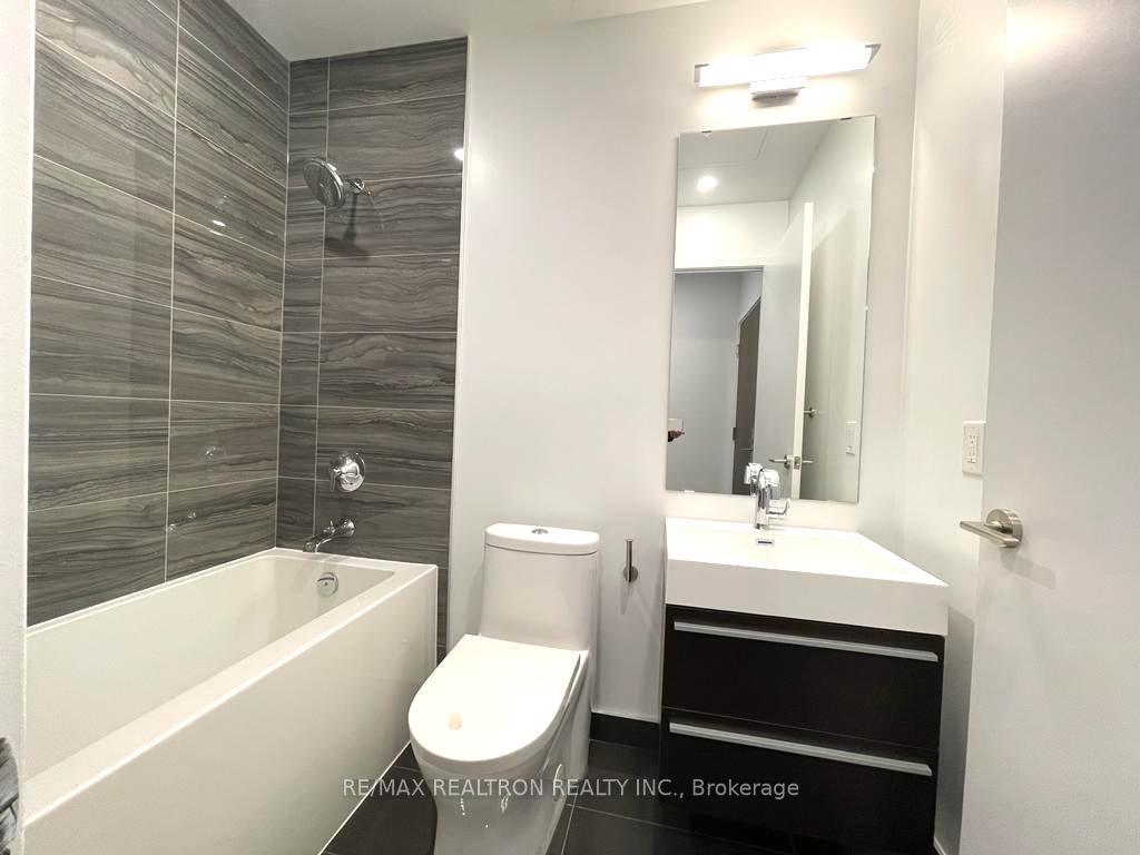 Photo 9 of Unit 1208, 39 Roehampton Avenue, Toronto, Mount Pleasant West — HOMEH