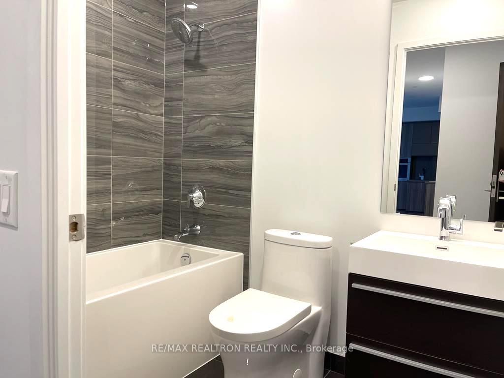 Photo 10 of Unit 1208, 39 Roehampton Avenue, Toronto, Mount Pleasant West — HOMEH