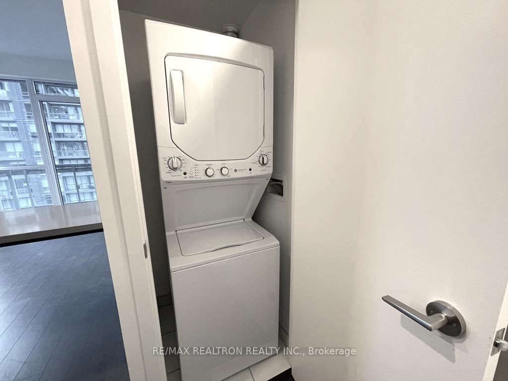 Photo 14 of Unit 1208, 39 Roehampton Avenue, Toronto, Mount Pleasant West — HOMEH