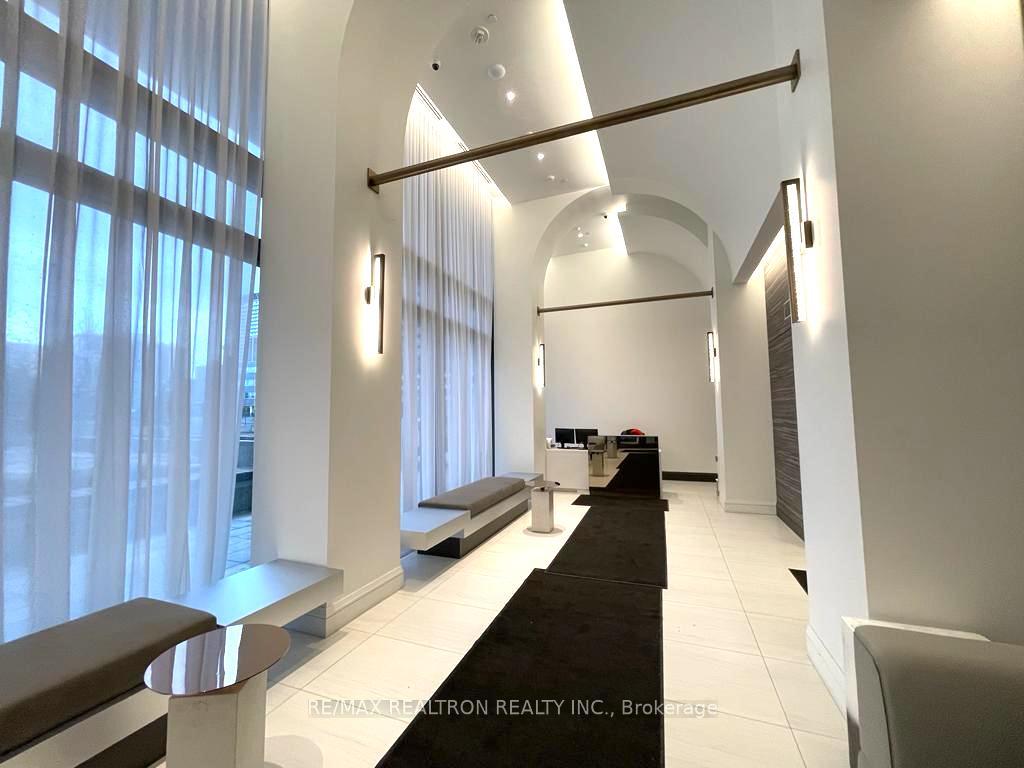 Photo 18 of Unit 1208, 39 Roehampton Avenue, Toronto, Mount Pleasant West — HOMEH