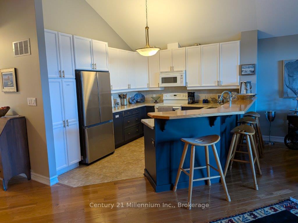 Photo 6 of 39 Westwind Drive, Collingwood — HOMEH