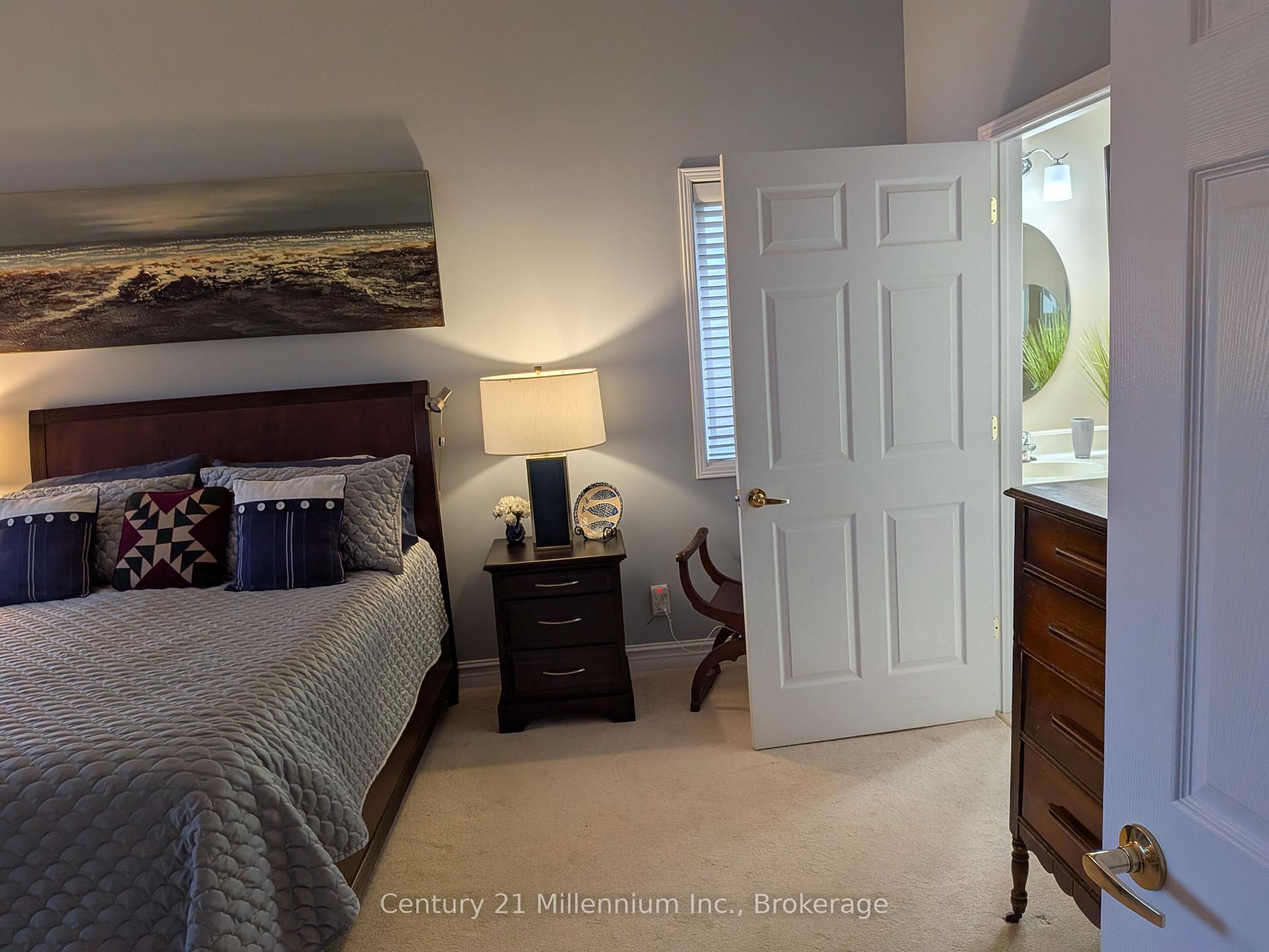 Photo 18 of 39 Westwind Drive, Collingwood — HOMEH