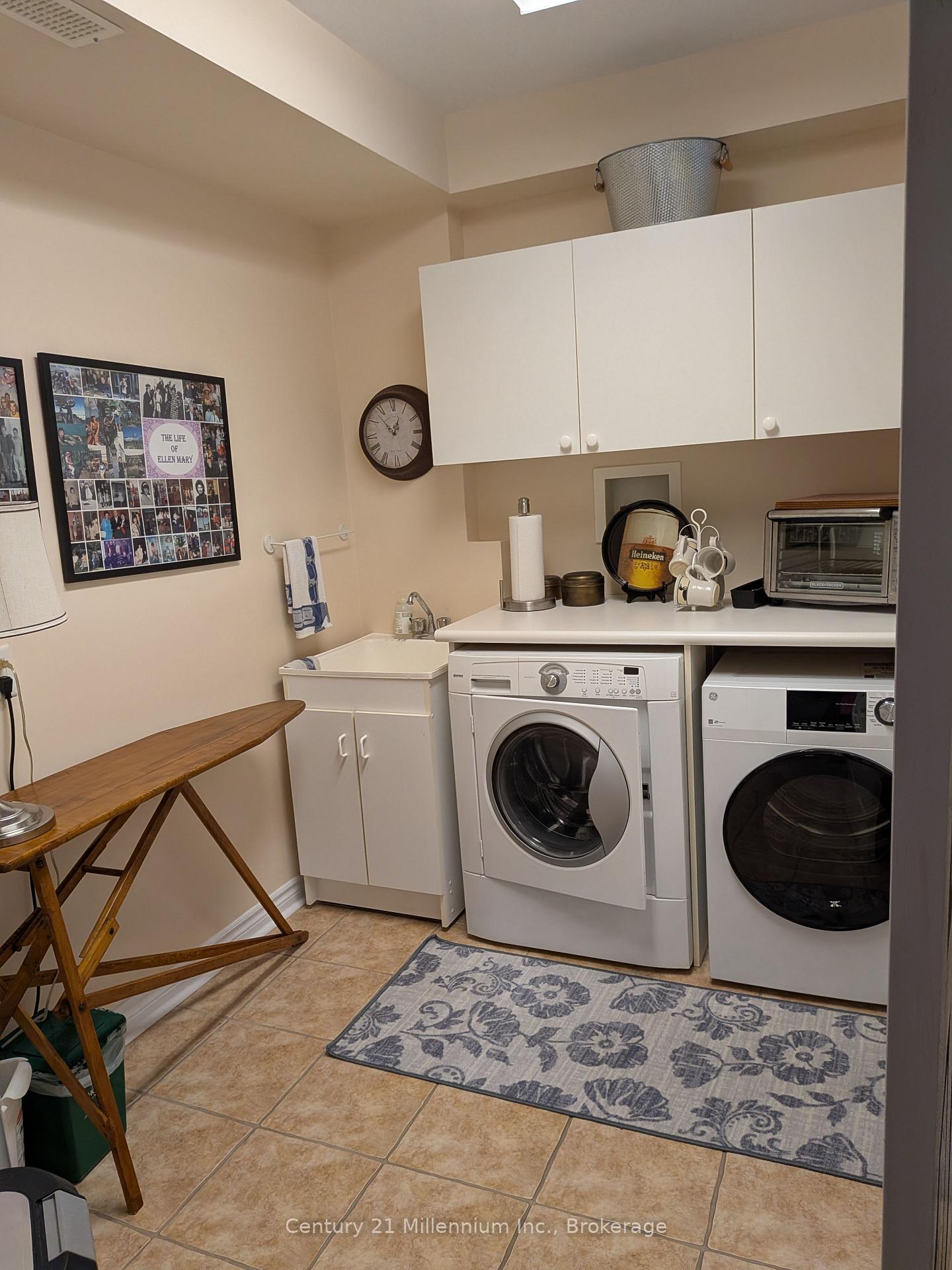 Photo 36 of 39 Westwind Drive, Collingwood — HOMEH