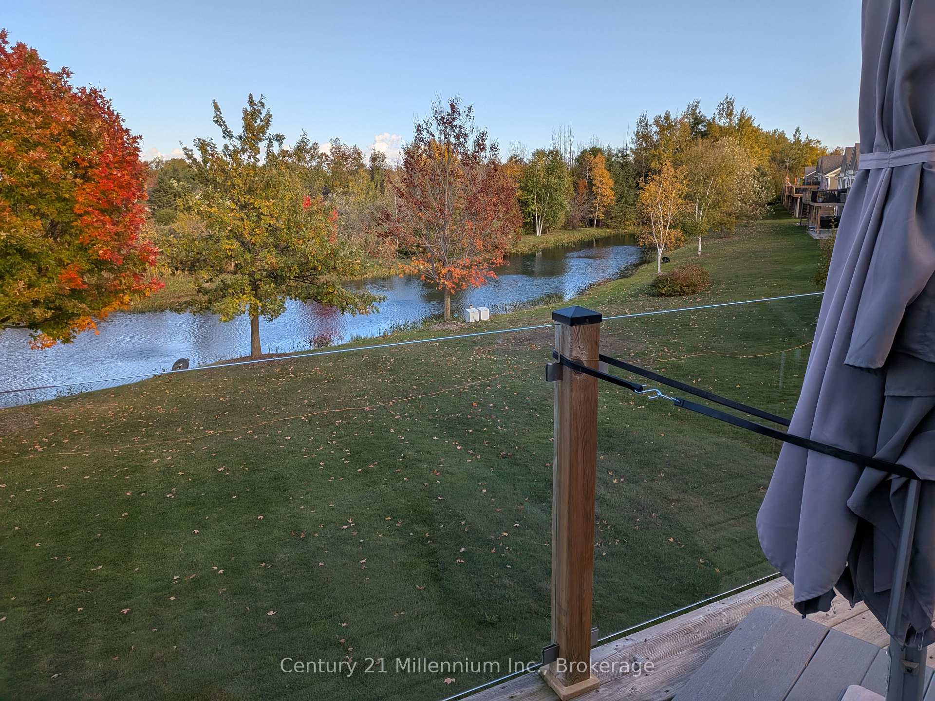 Photo 37 of 39 Westwind Drive, Collingwood — HOMEH