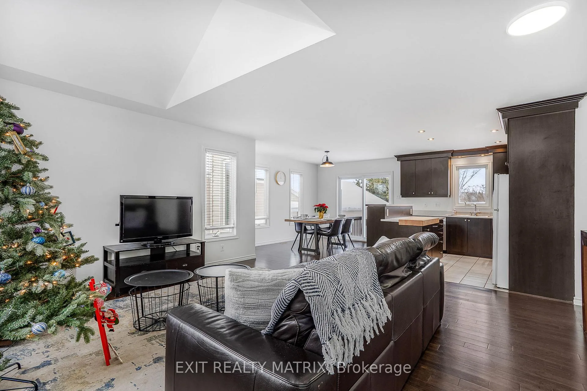 Photo 4 of 156 Longueuil Street, Champlain, L'Orignal — HOMEH