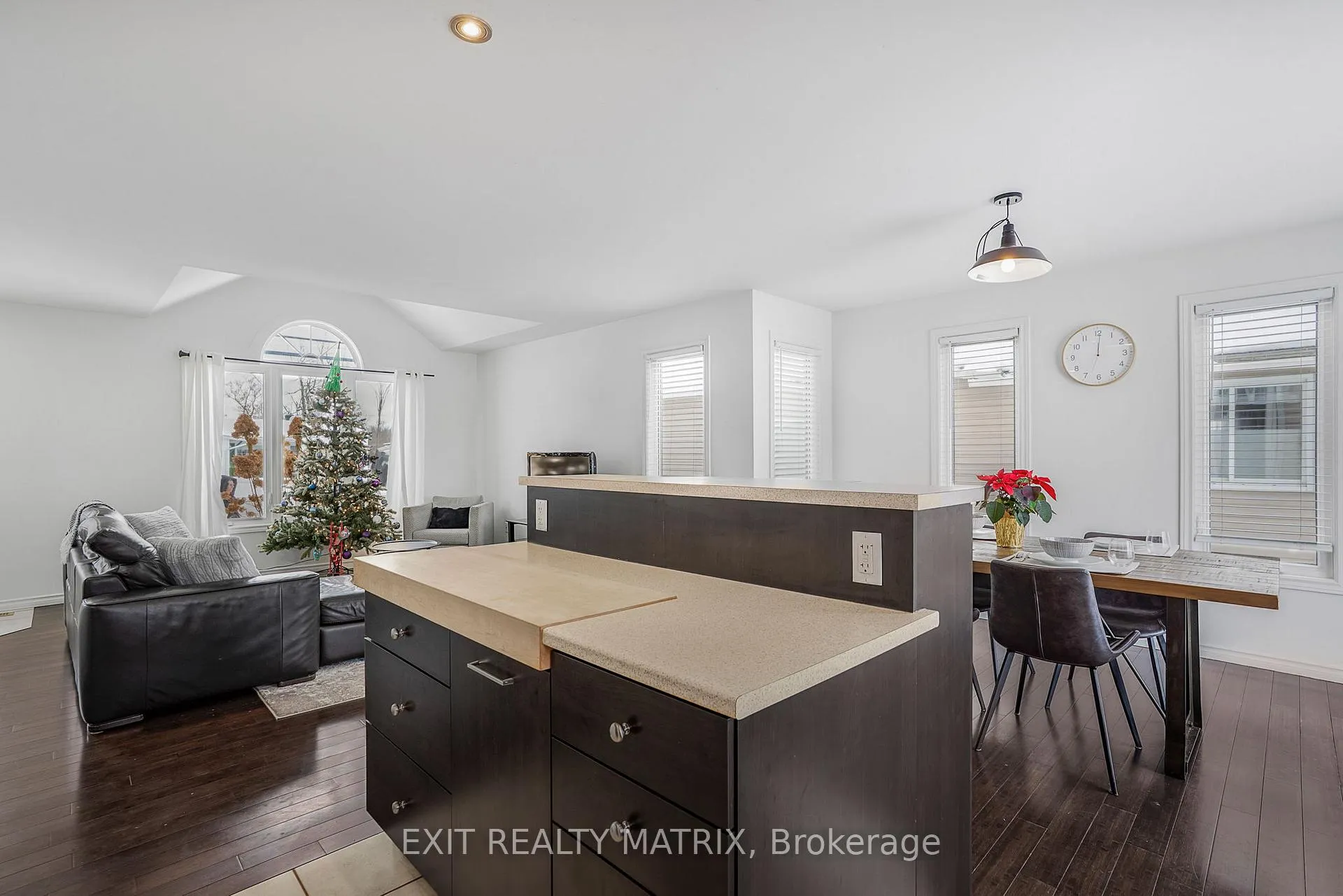 Photo 9 of 156 Longueuil Street, Champlain, L'Orignal — HOMEH