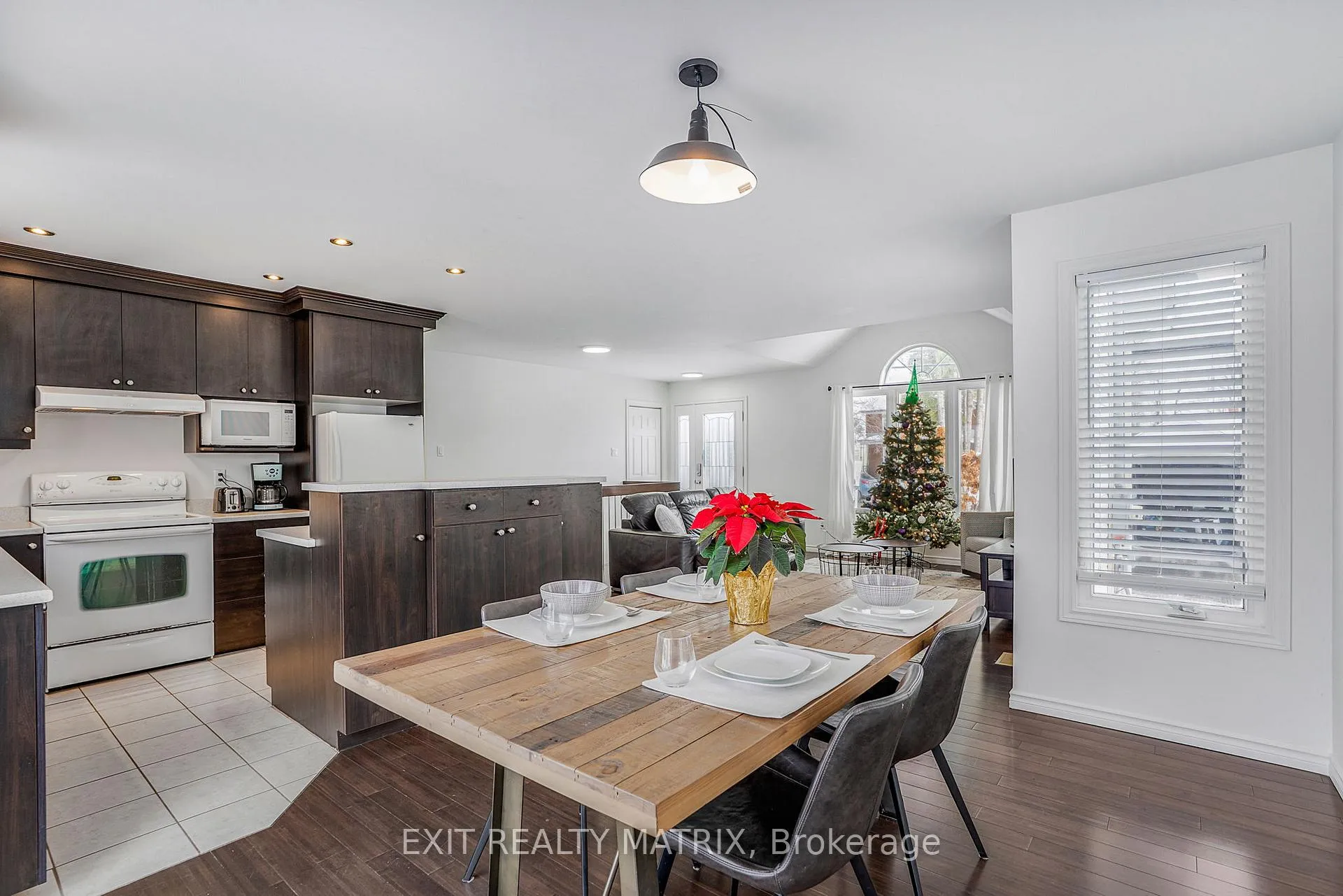 Photo 13 of 156 Longueuil Street, Champlain, L'Orignal — HOMEH