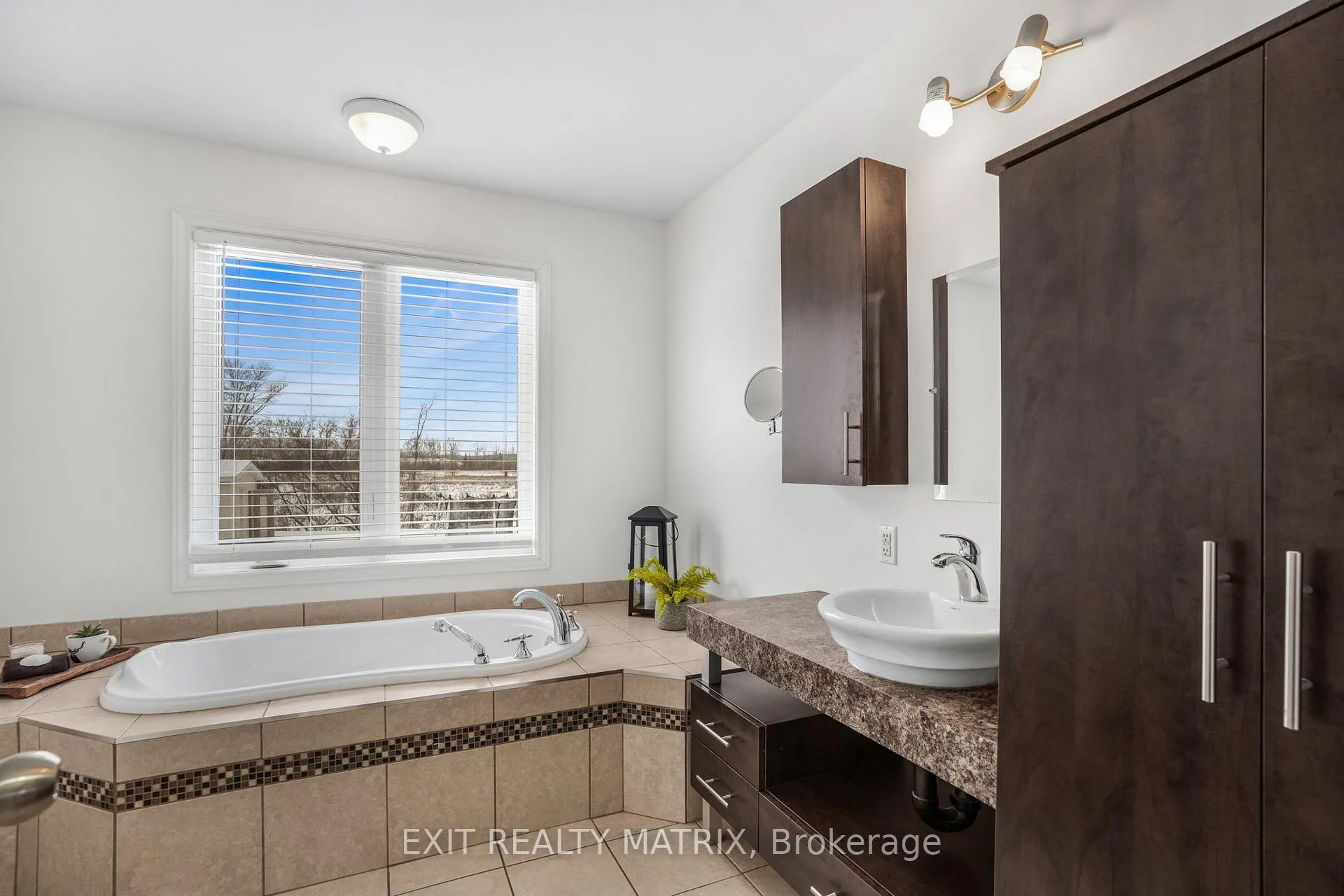Photo 17 of 156 Longueuil Street, Champlain, L'Orignal — HOMEH