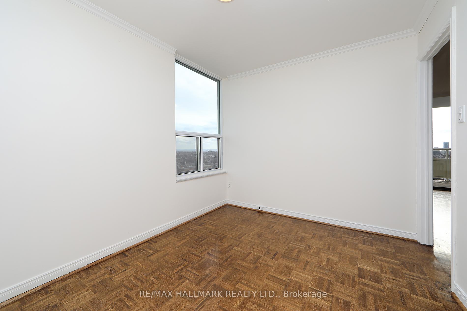 Photo 9 of Unit 1808, 980 Broadview Avenue, Toronto, Broadview North — HOMEH