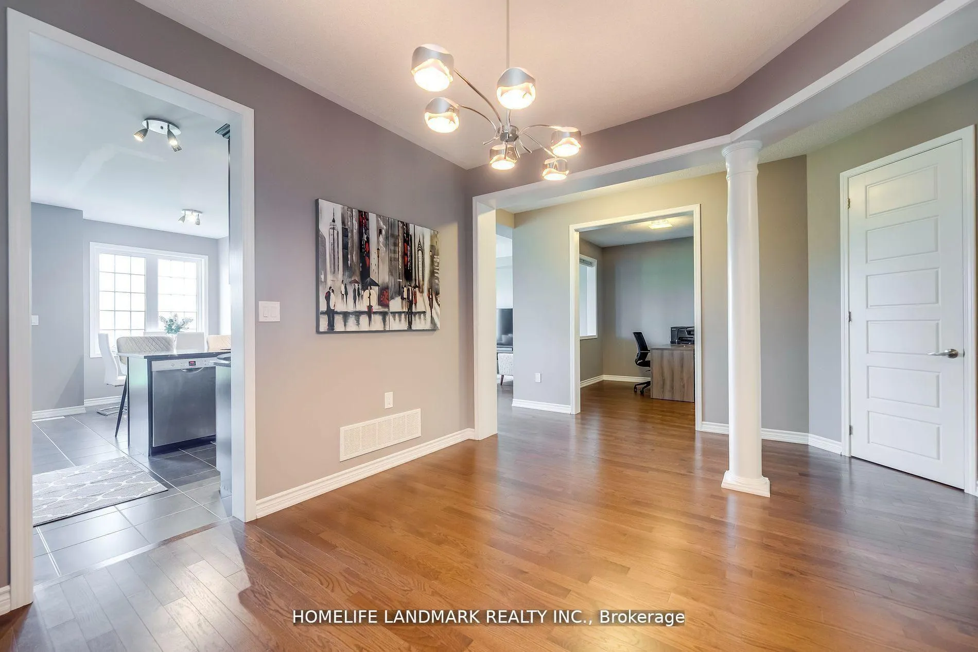 Photo 6 of 186 Degraaf Crescent, Aurora, Rural Aurora — HOMEH