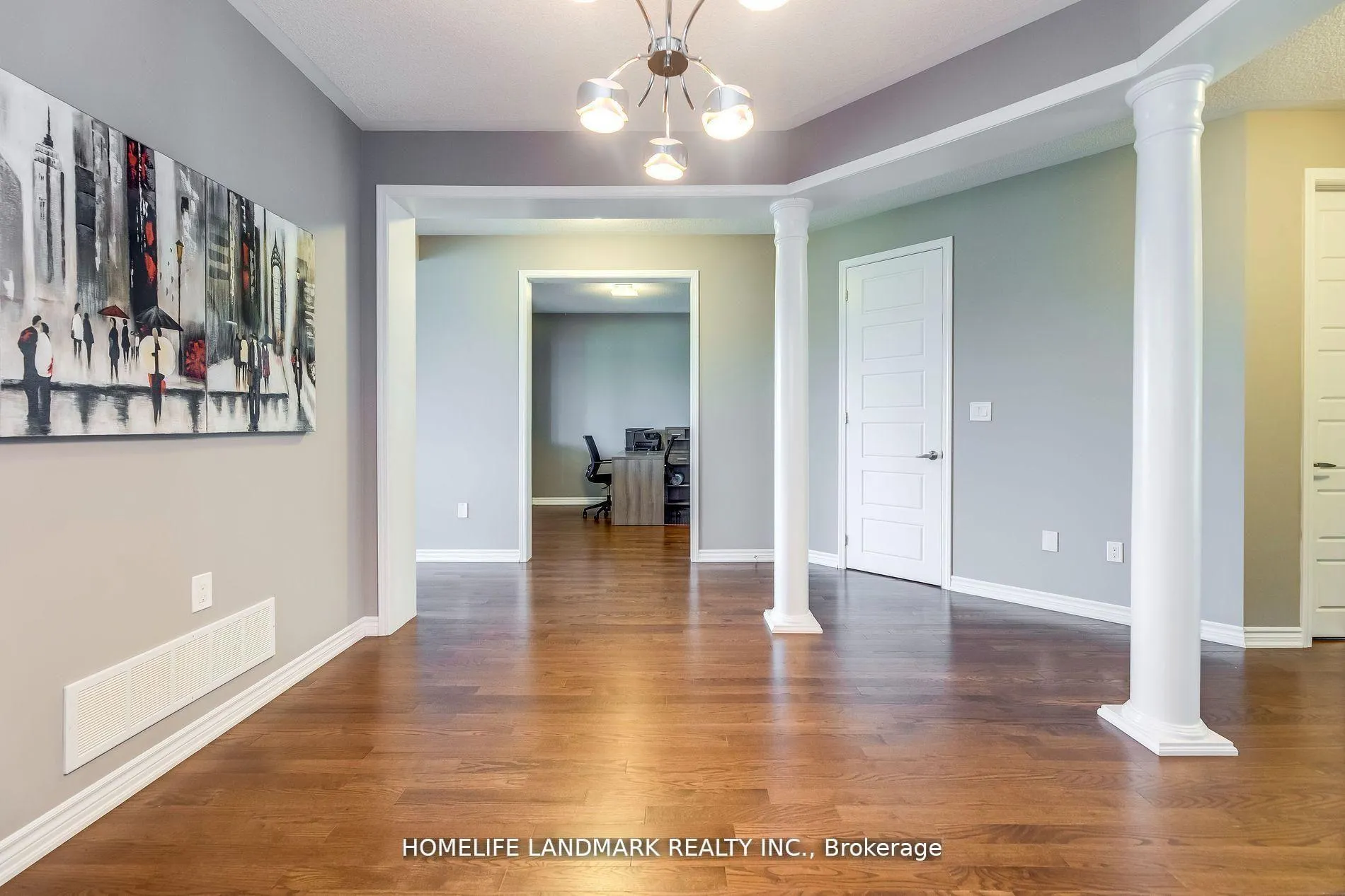 Photo 7 of 186 Degraaf Crescent, Aurora, Rural Aurora — HOMEH