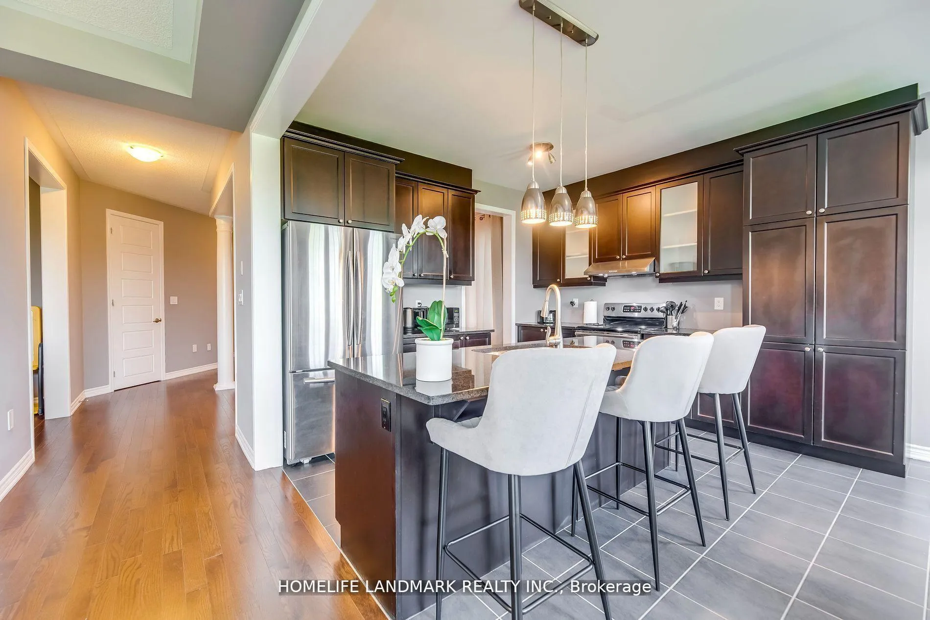 Photo 11 of 186 Degraaf Crescent, Aurora, Rural Aurora — HOMEH