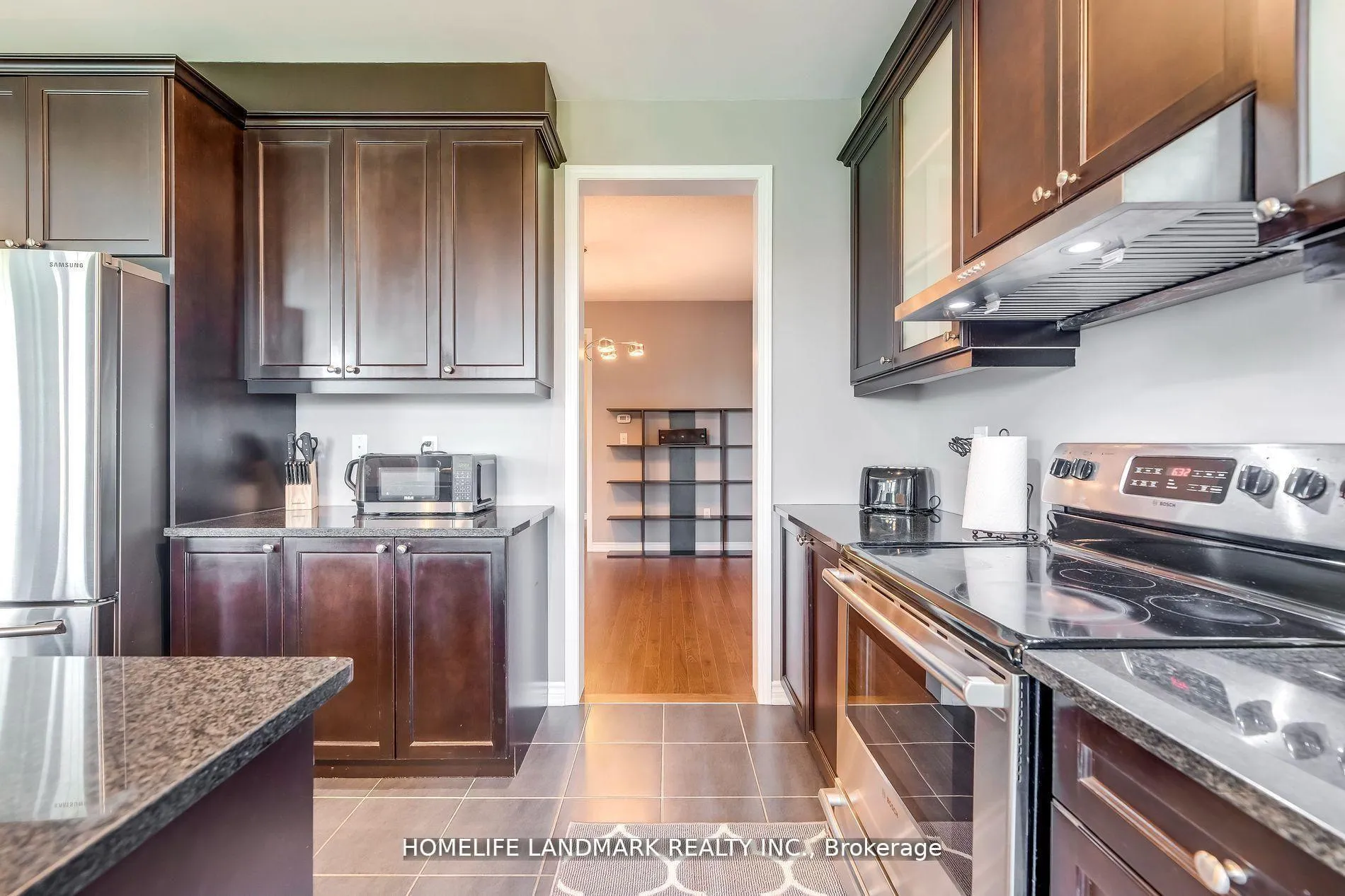 Photo 15 of 186 Degraaf Crescent, Aurora, Rural Aurora — HOMEH