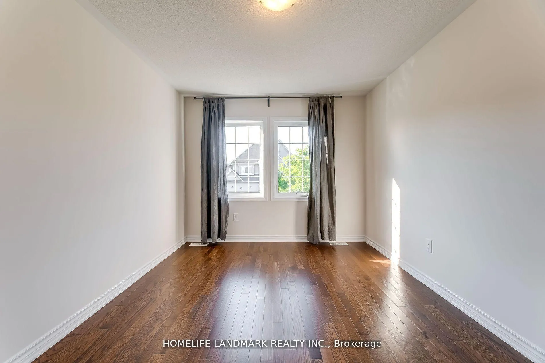 Photo 29 of 186 Degraaf Crescent, Aurora, Rural Aurora — HOMEH