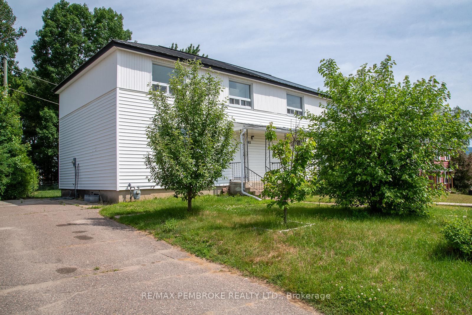 Photo 2 of 92 Algonquin Street, Deep River — HOMEH